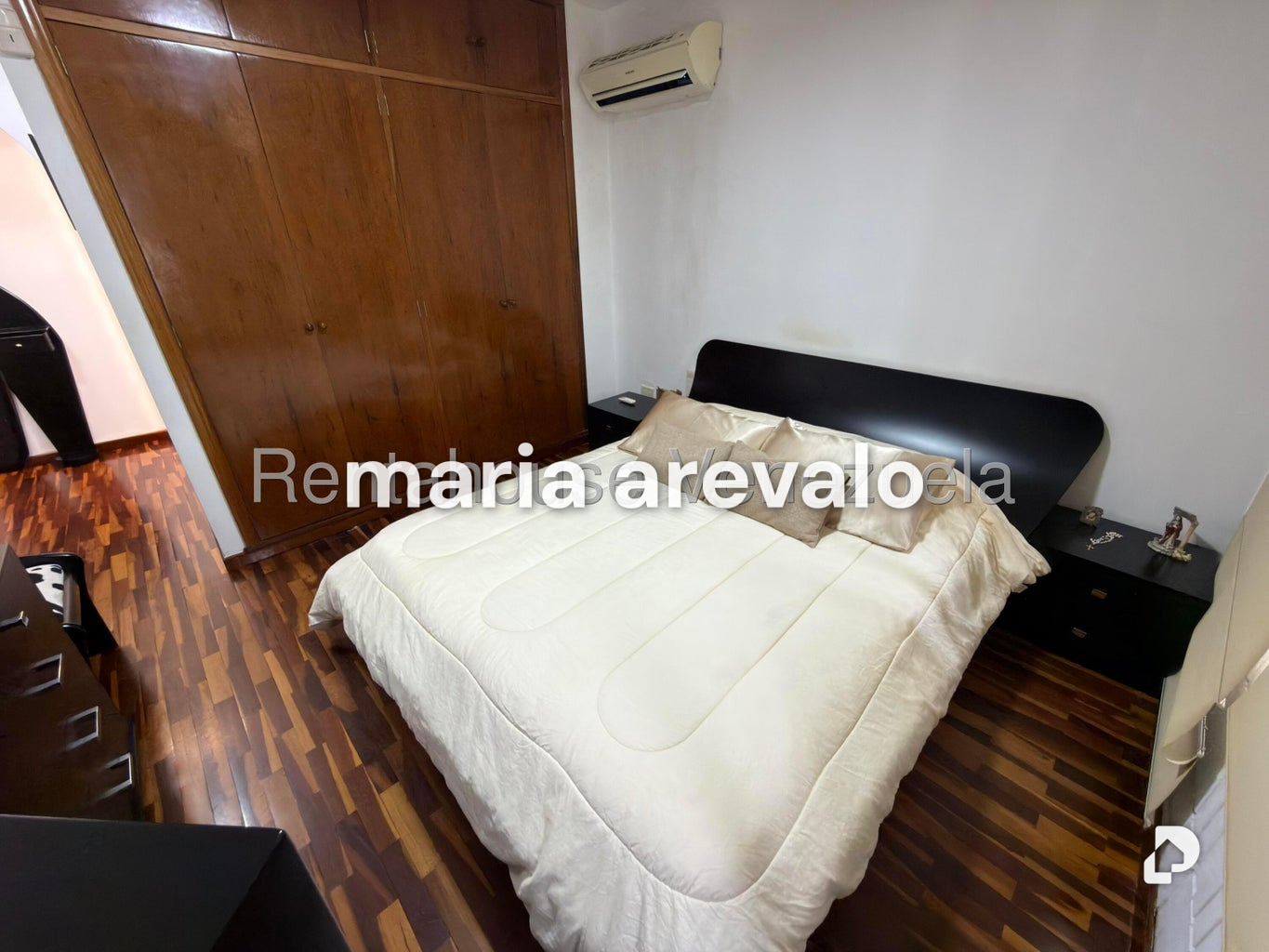 Casa en Alto Prado, Caracas – 27