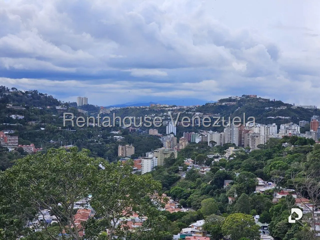 Casa en Macaracuay, Caracas – 25
