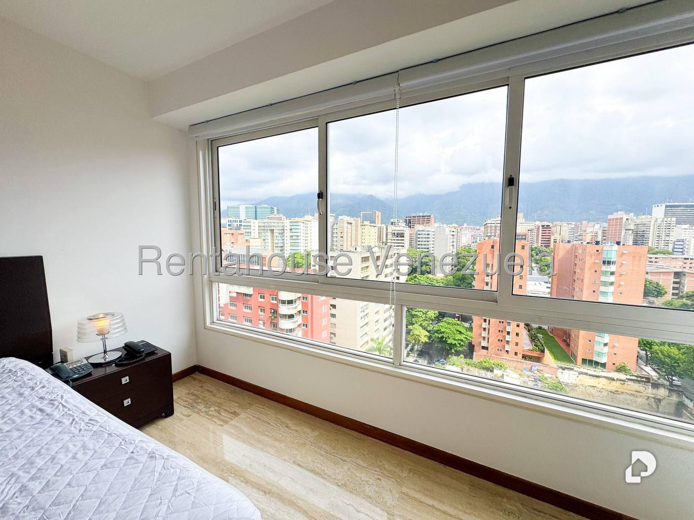 Apartamento en El Rosal, Caracas – 23