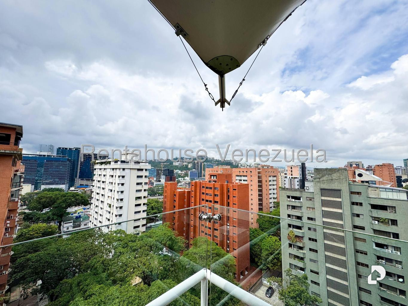 Apartamento en El Rosal, Caracas – 15