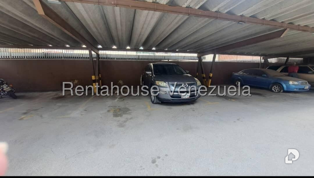Apartamento en El Paraíso, Caracas – 24