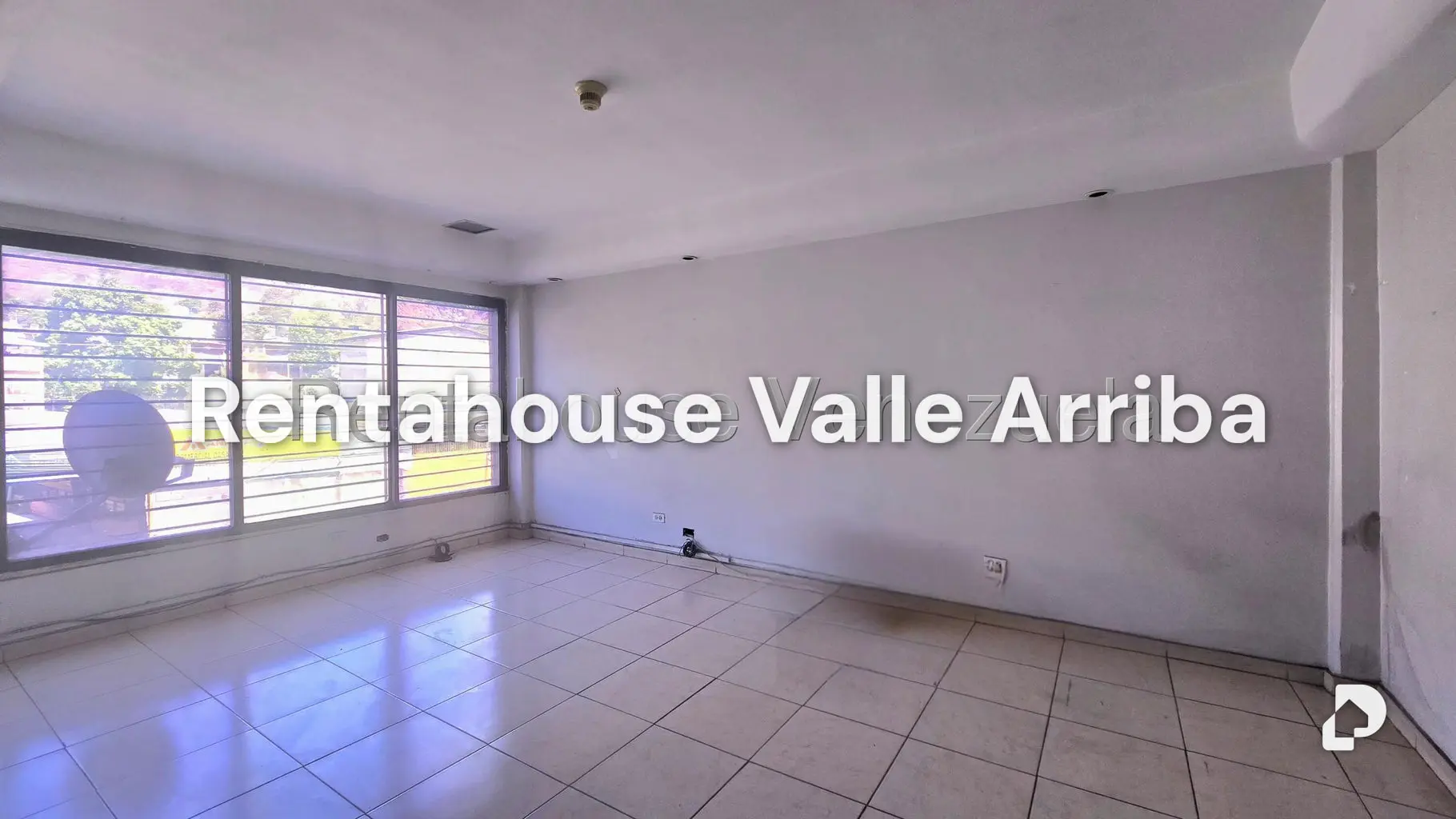 Local comercial en Piedra Azul, Caracas – 24
