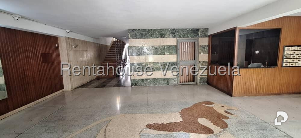 Apartamento en Los Palos Grandes, Caracas – 13