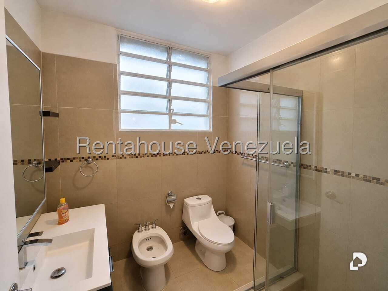 Apartamento en Los Palos Grandes, Caracas – 10