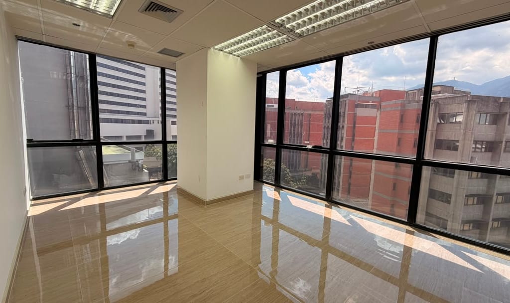 Oficina en Chuao, Caracas - 1