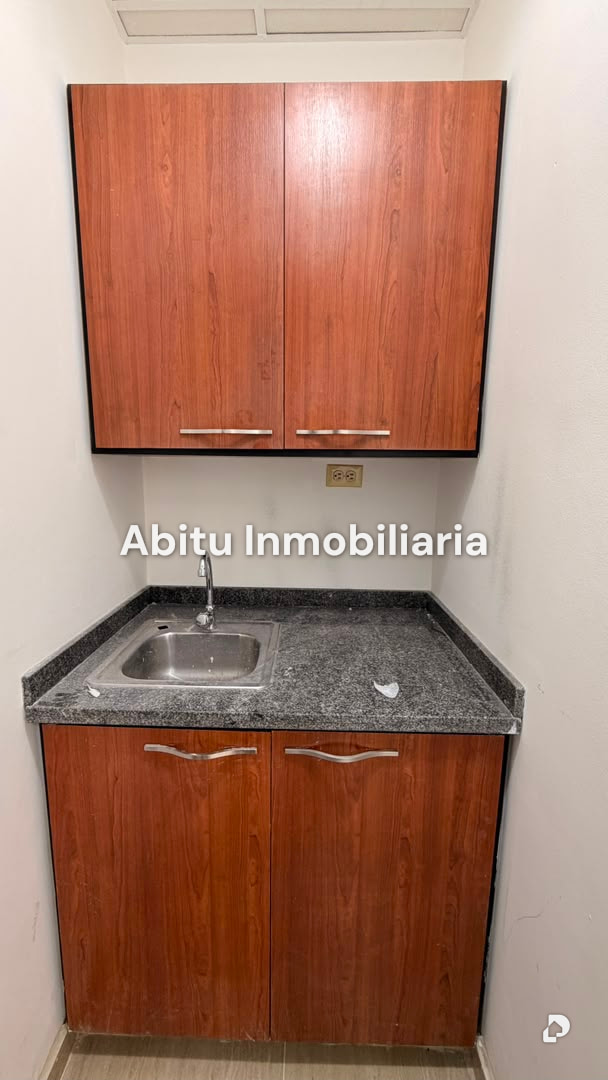 Oficina en Chuao, Caracas – 11