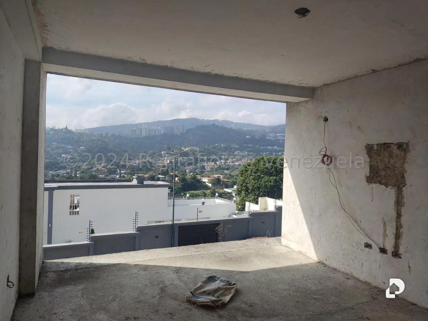 Casa en Prados del Este, Caracas – 28