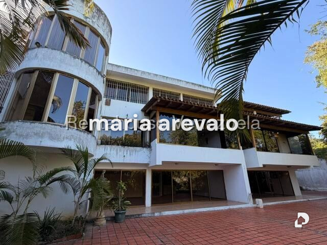 House in Colinas del Tamanaco, Caracas – 1