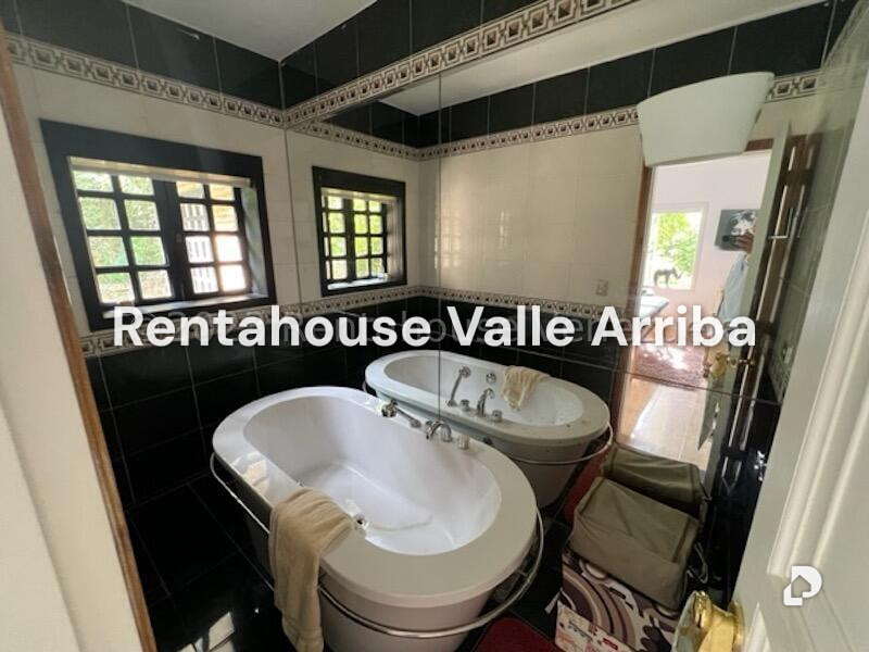 Casa en Alto Hatillo, Caracas – 27