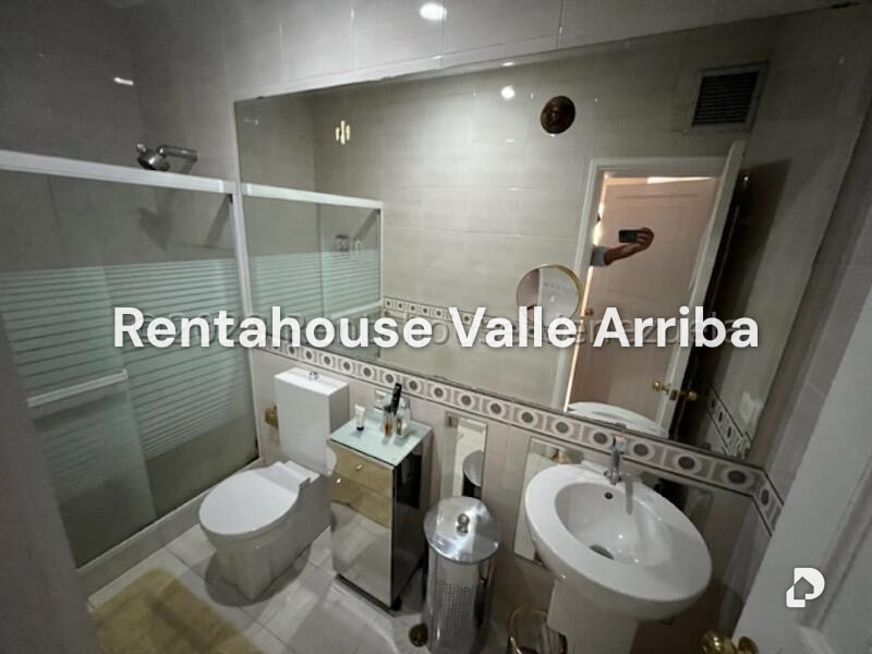 Casa en Alto Hatillo, Caracas – 29