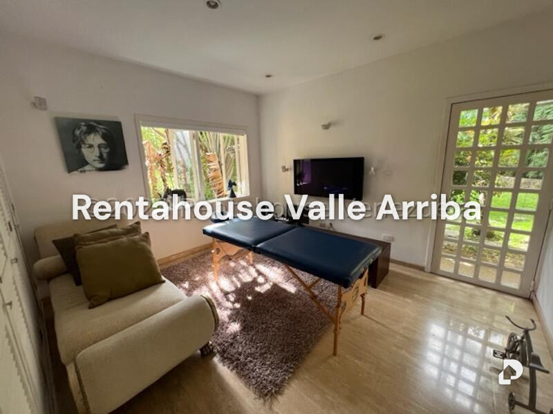 Casa en Alto Hatillo, Caracas – 25