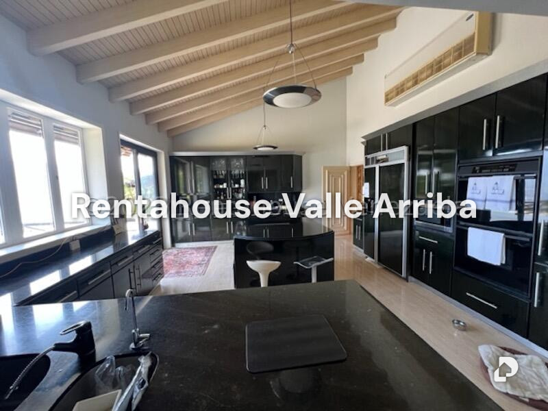 Casa en Alto Hatillo, Caracas – 22