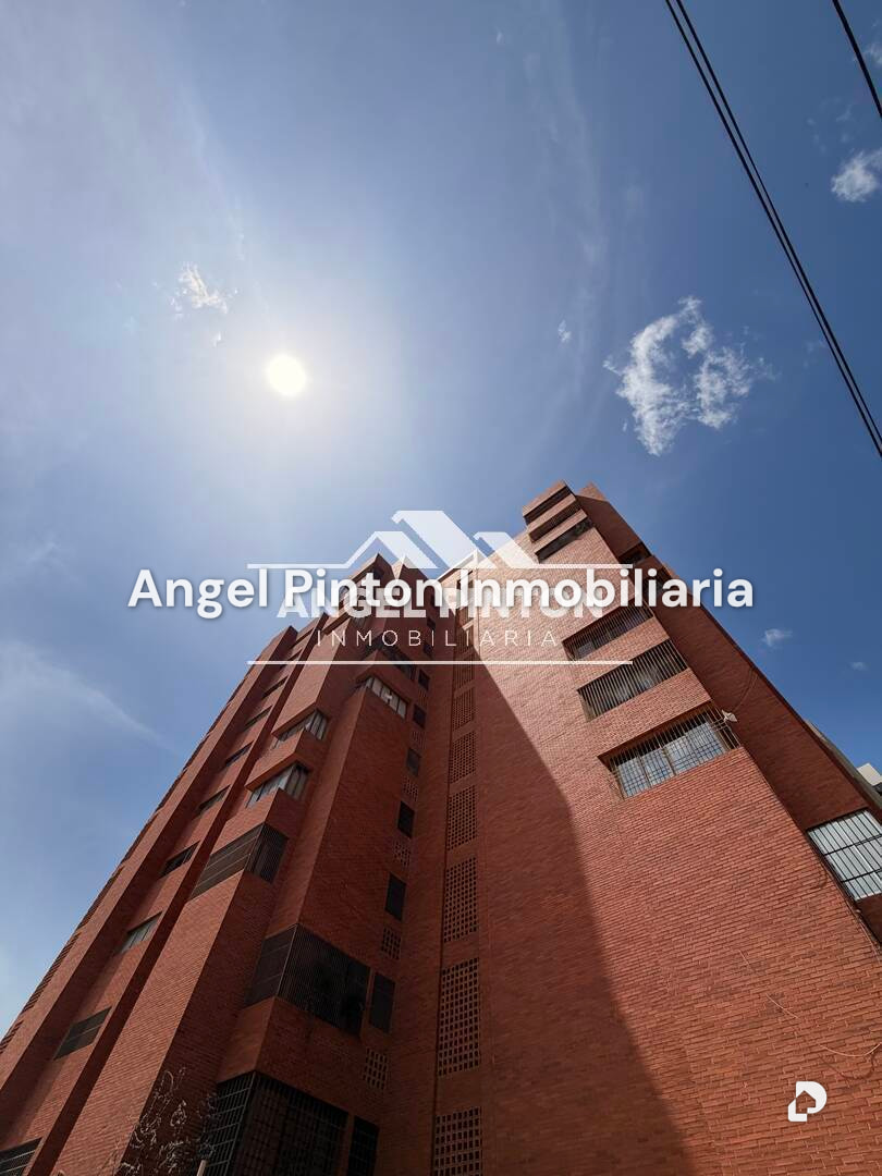 Apartamento en Avenida Las Delicias, Maracaibo – 1