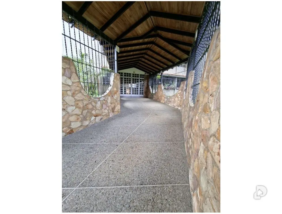 Apartamento en La Rosaleda, Altos Mirandinos – 2