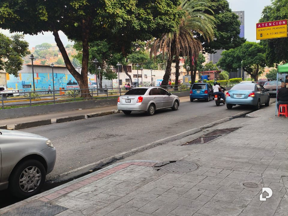 Local comercial en Av. Fuerzas Armadas, Caracas – 2
