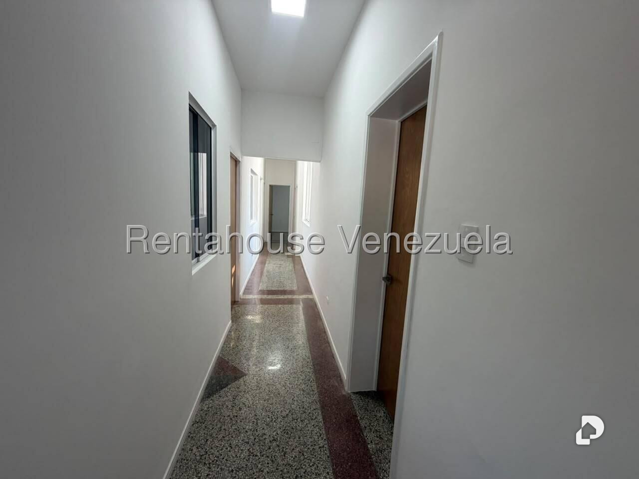 Local comercial en Santa Mónica, Caracas – 8