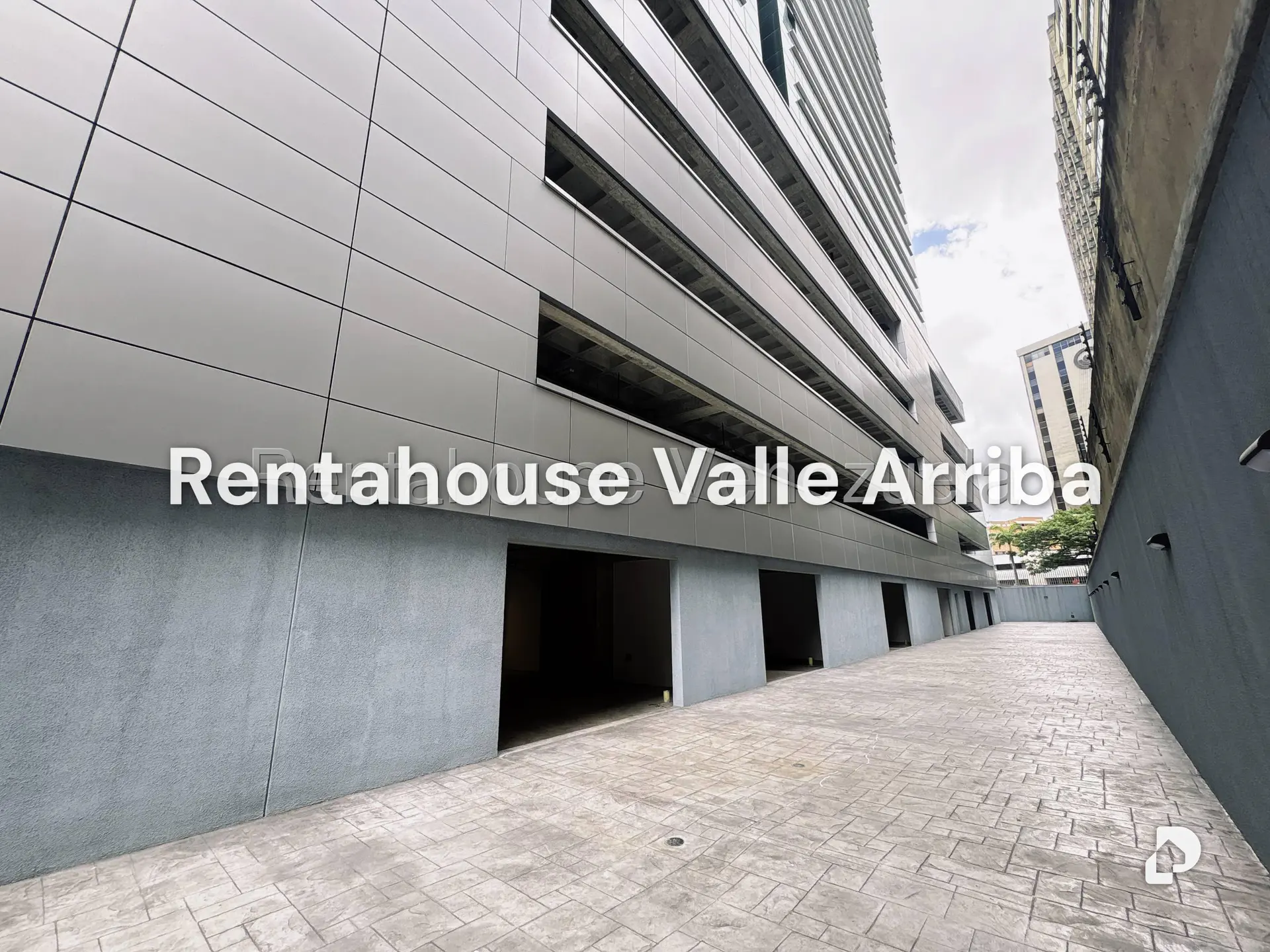 Local comercial en Campo Alegre, Caracas – 23