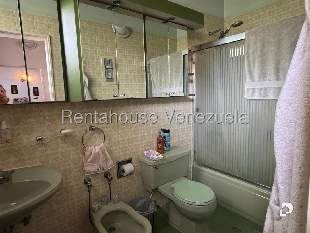 Casa en Alto Prado, Caracas – 26