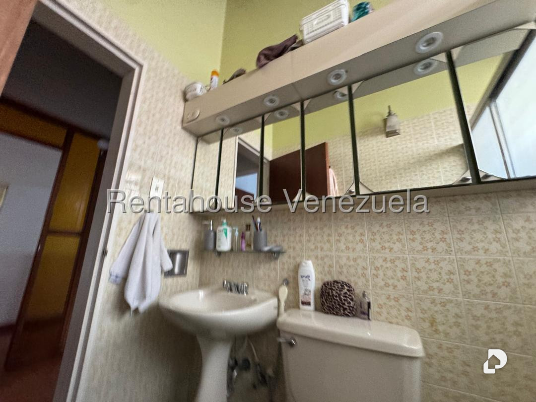 Casa en Alto Prado, Caracas – 30