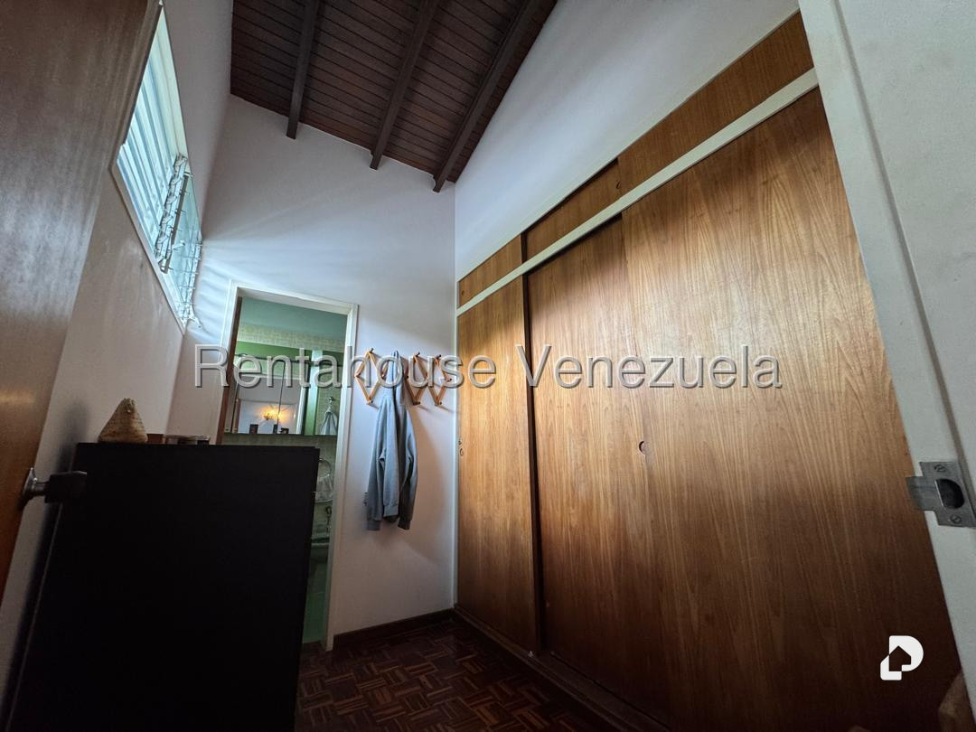 Casa en Alto Prado, Caracas – 25