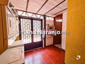 Casa en Prados del Este, Caracas – 24