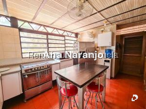 Casa en Prados del Este, Caracas – 23