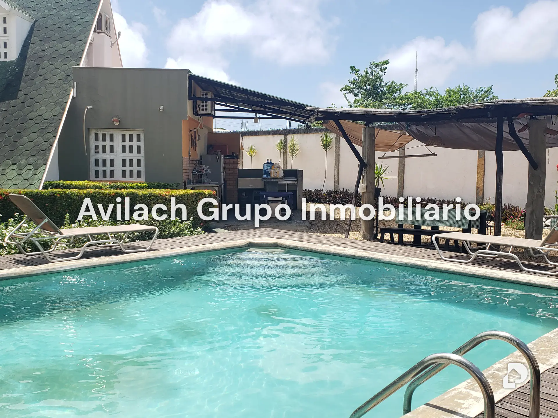 Edificio en Tucacas, Parque Nacional Morrocoy
