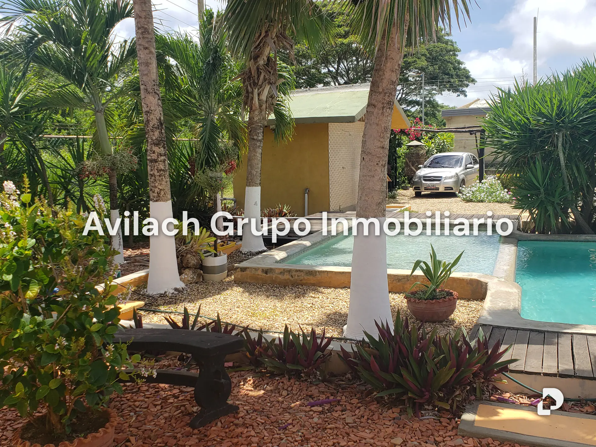 Edificio en Tucacas, Parque Nacional Morrocoy