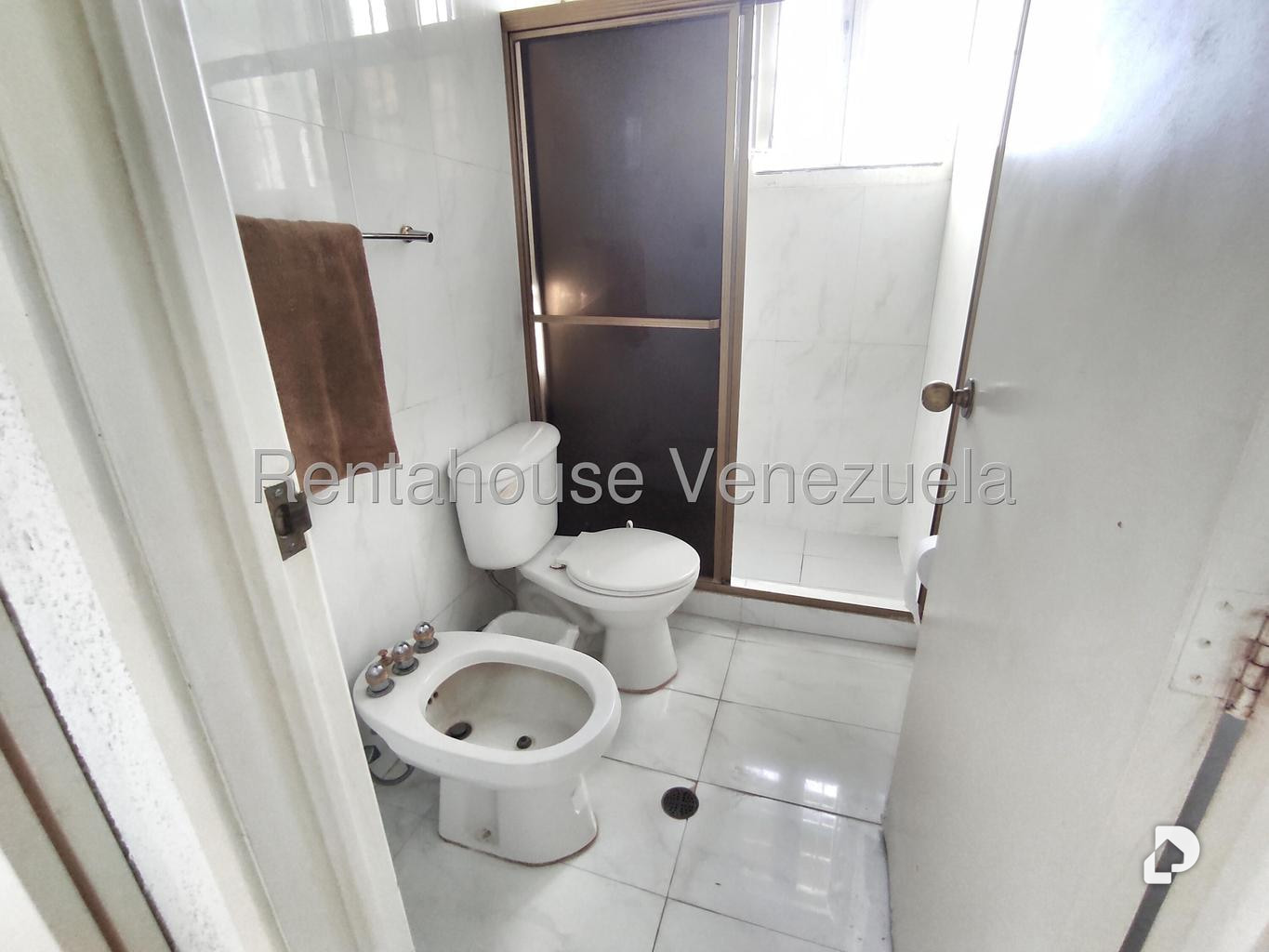 Casa en Santa Paula, Caracas – 24