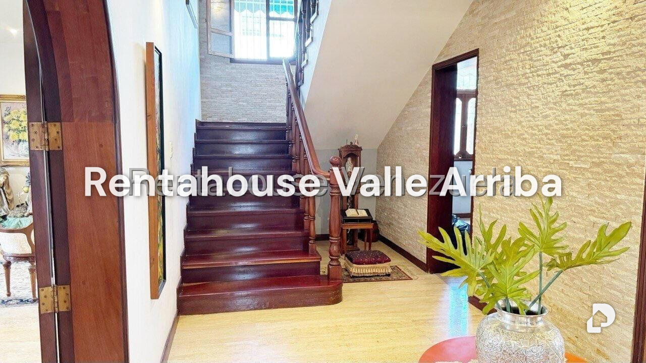 Casa en Lomas de La Lagunita, Caracas – 8