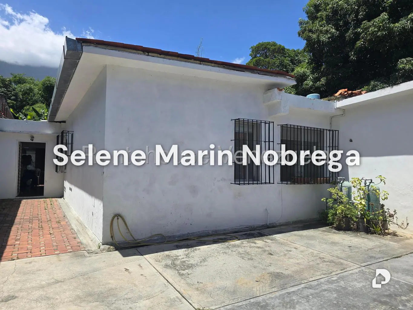 House in La Floresta, Caracas – 2