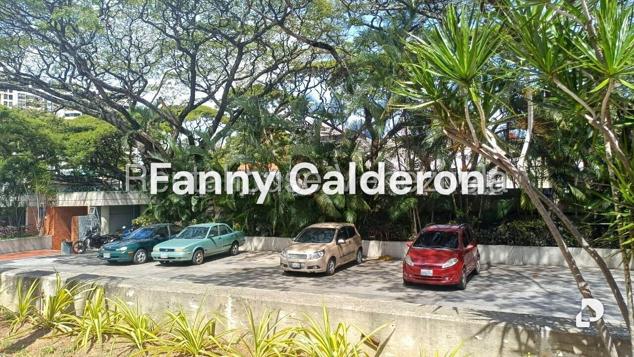 Apartamento en La Florida, Caracas – 2