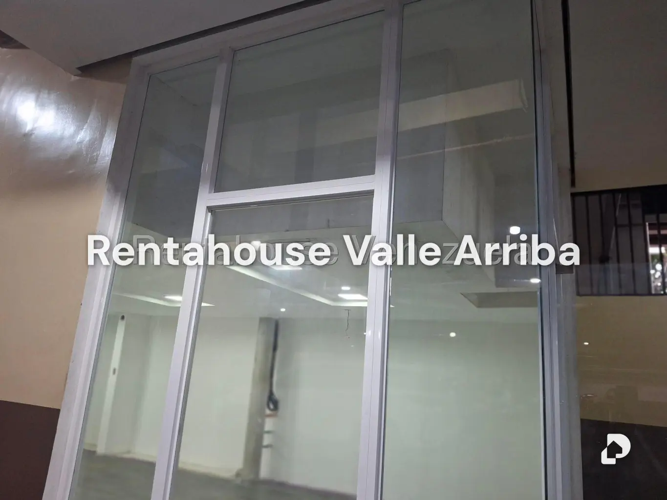 Local comercial en Chuao, Caracas – 24