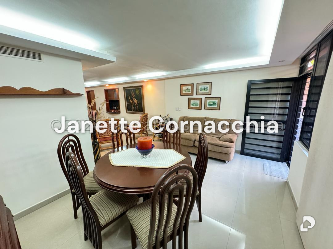 Apartamento en Colinas de La Tahona, Caracas