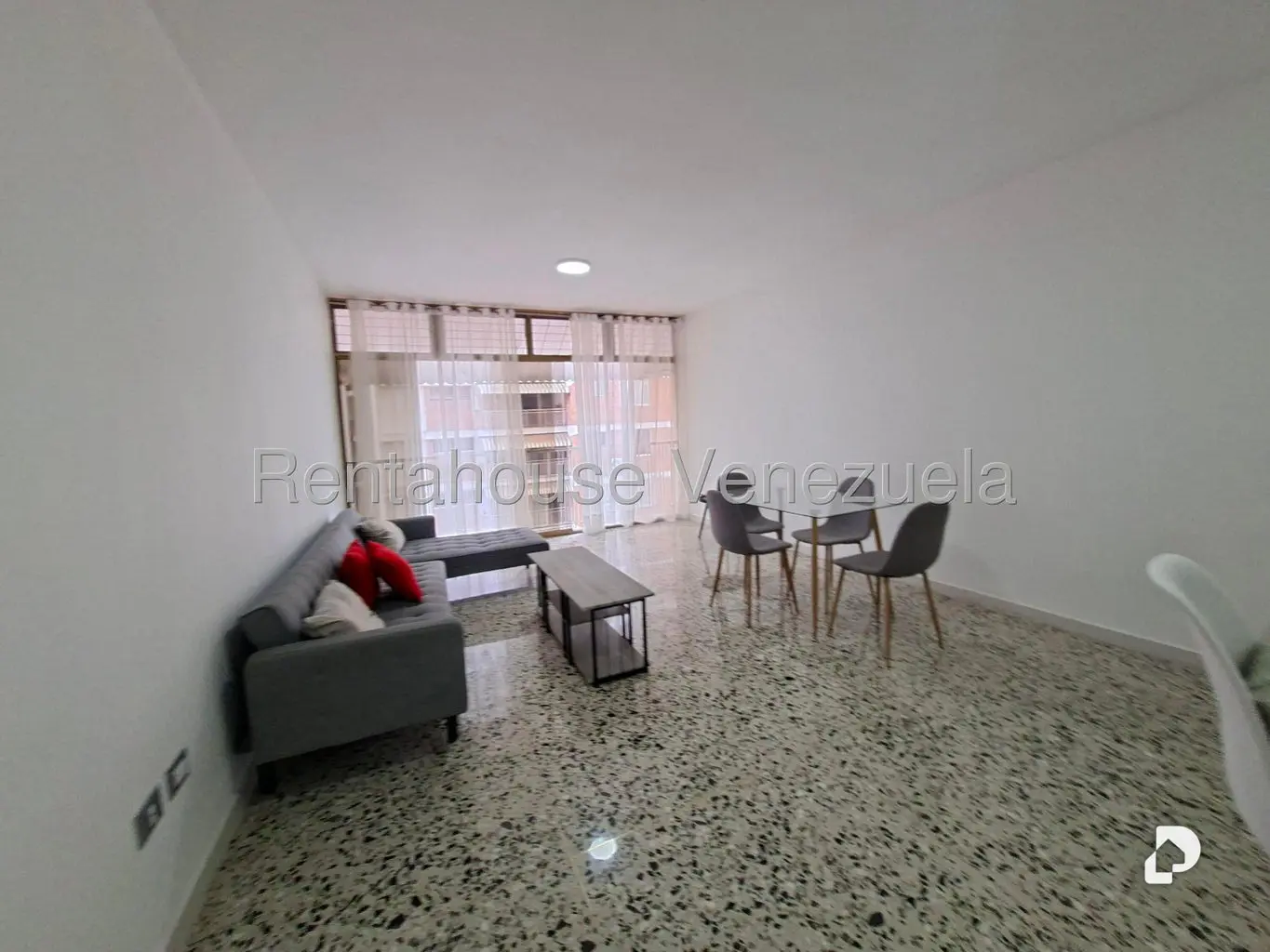 Apartamento en Los Palos Grandes, Caracas – 2