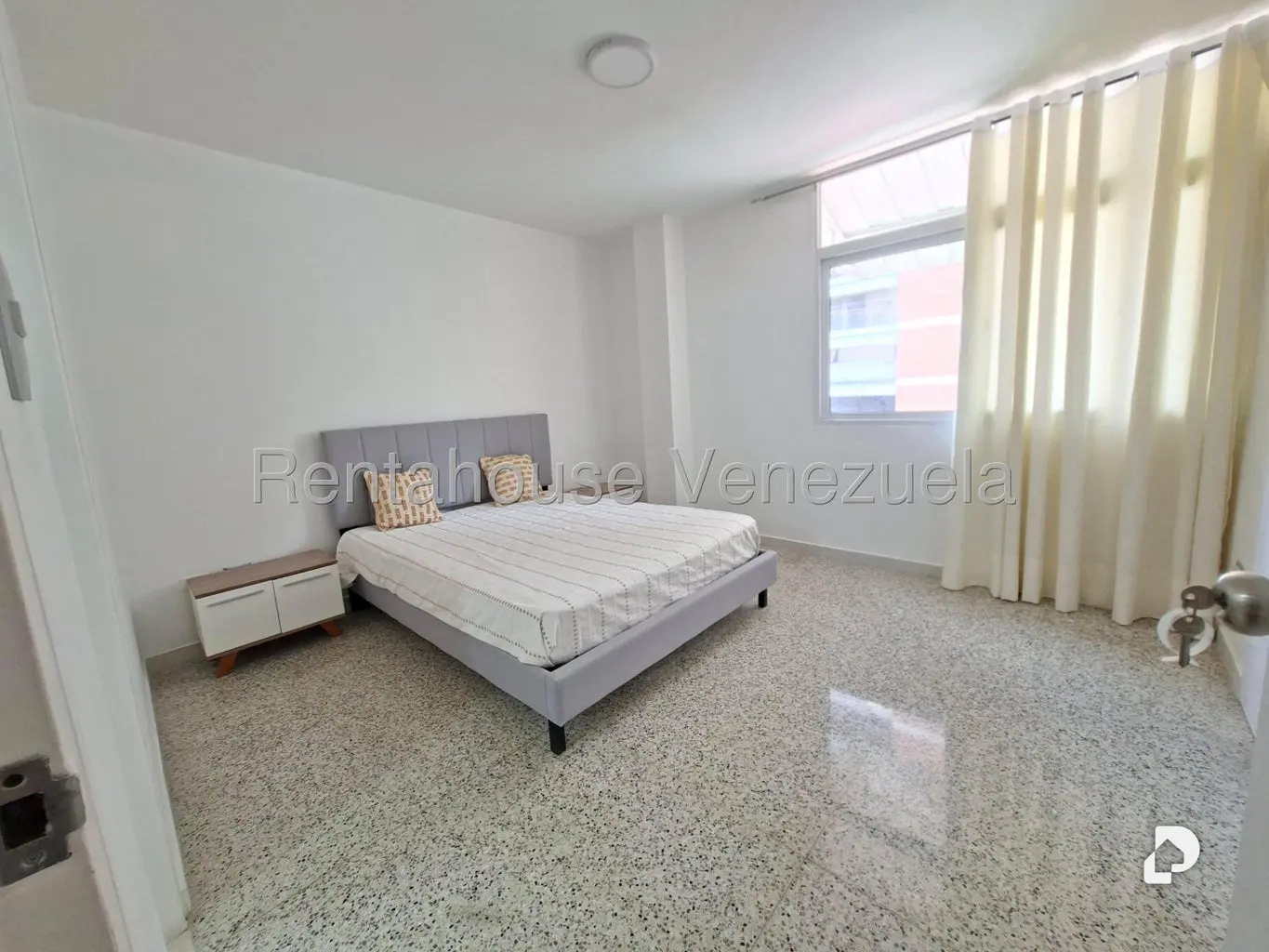 Apartamento en Los Palos Grandes, Caracas – 8