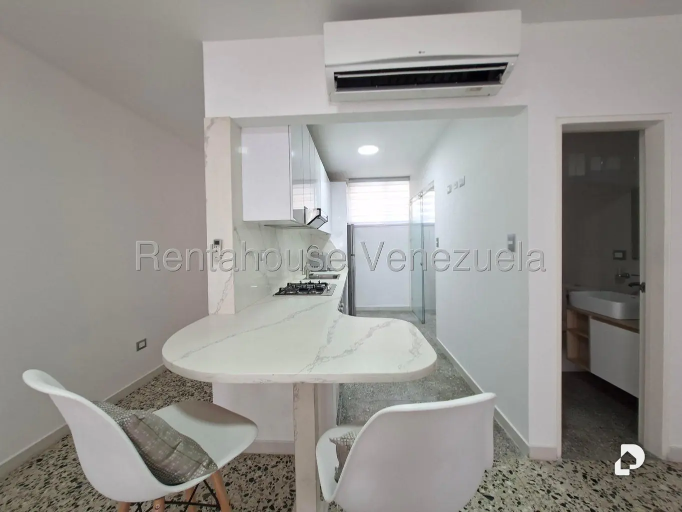 Apartamento en Los Palos Grandes, Caracas – 4