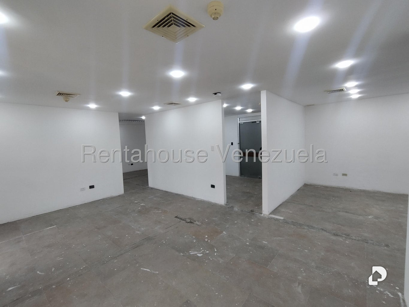 Oficina en Los Palos Grandes, Caracas – 12