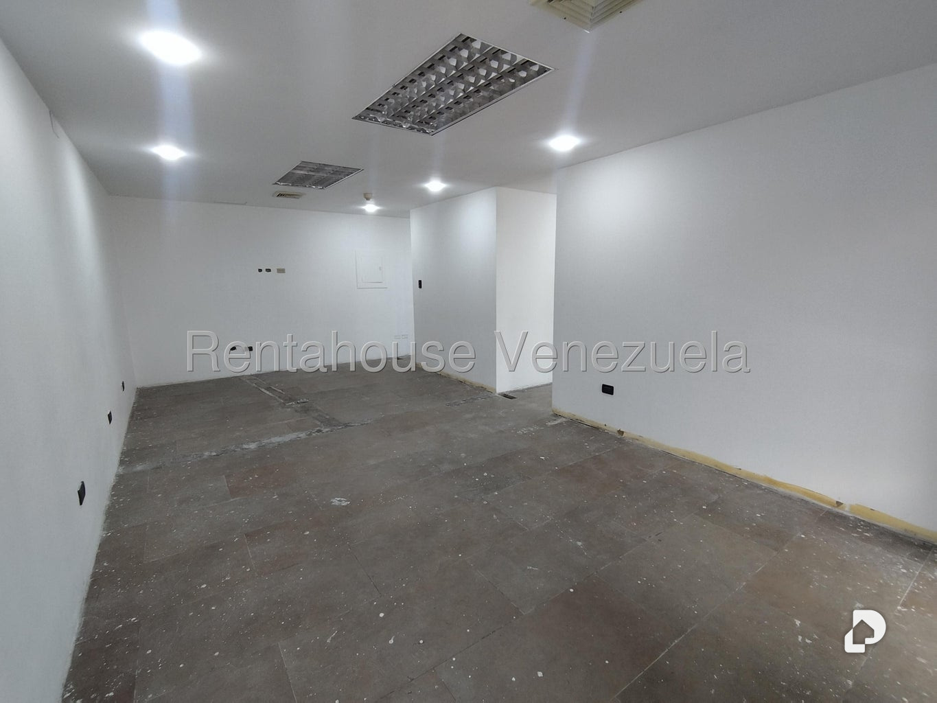 Oficina en Los Palos Grandes, Caracas – 15