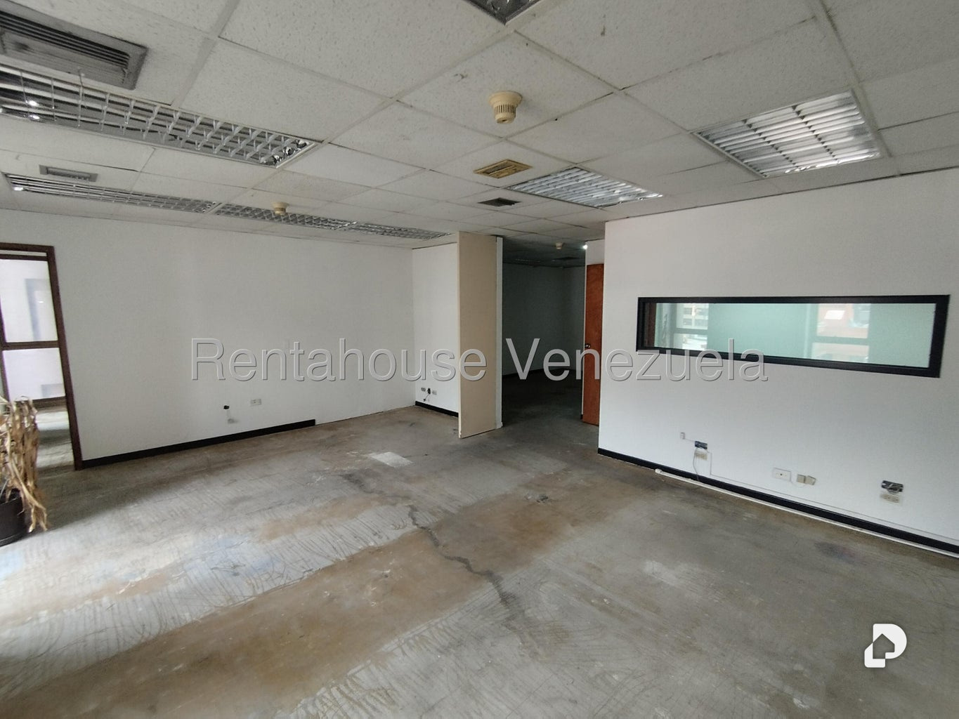 Oficina en Los Palos Grandes, Caracas – 17