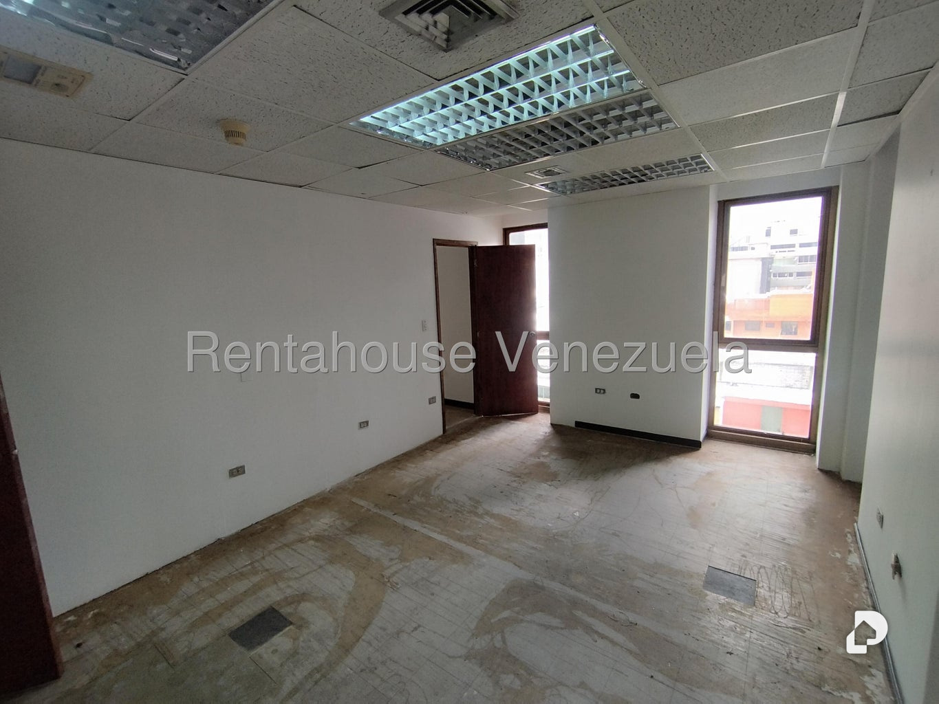 Oficina en Los Palos Grandes, Caracas – 16