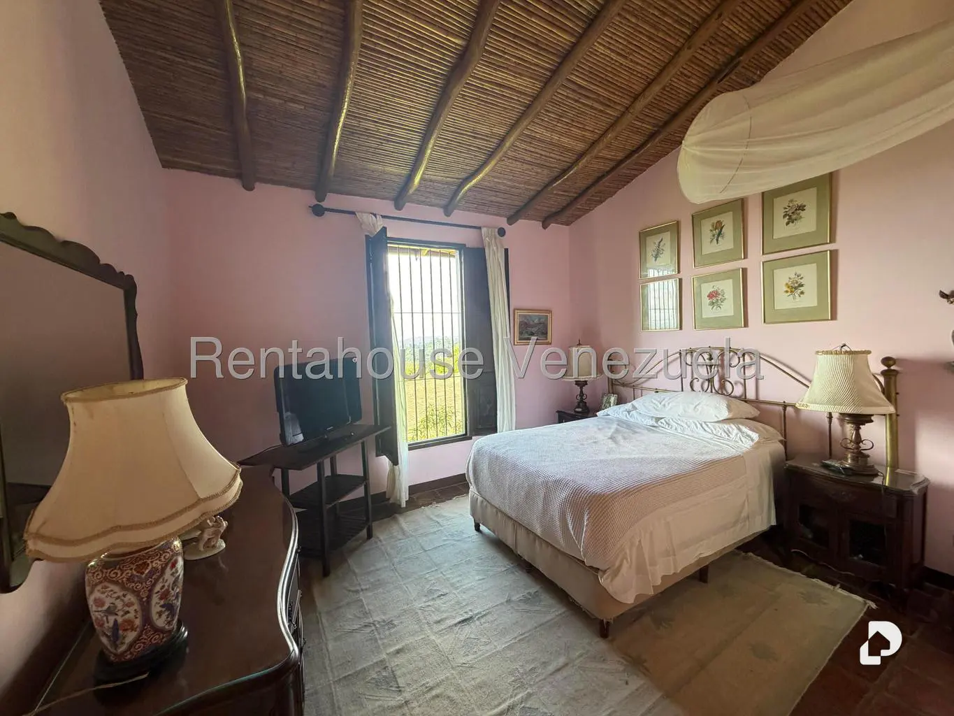 Casa en Oripoto, Caracas – 18