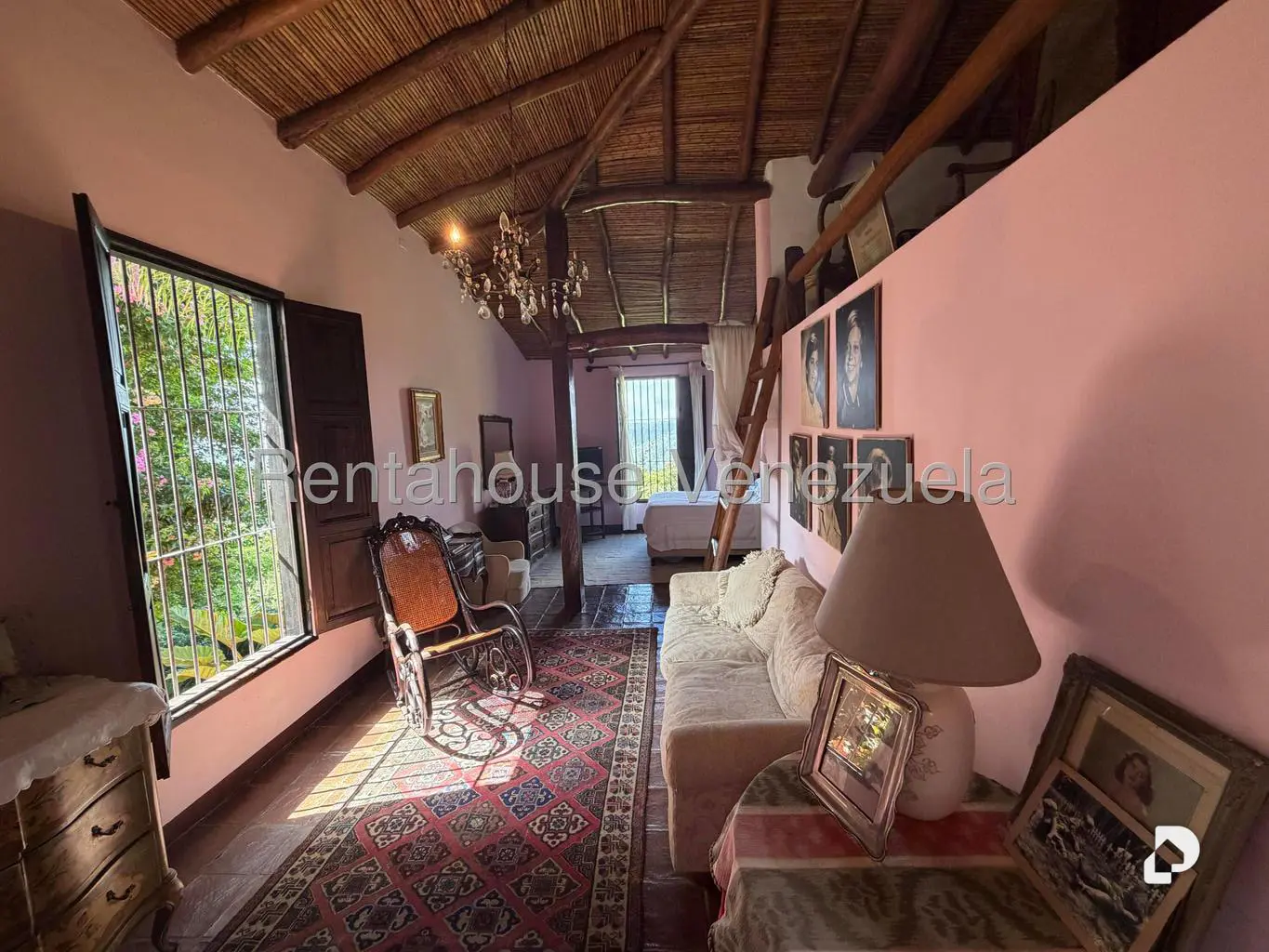 Casa en Oripoto, Caracas – 15