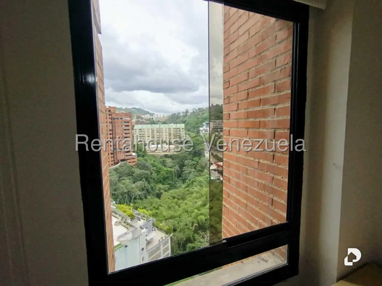 Apartamento en Las Esmeraldas, Caracas – 25