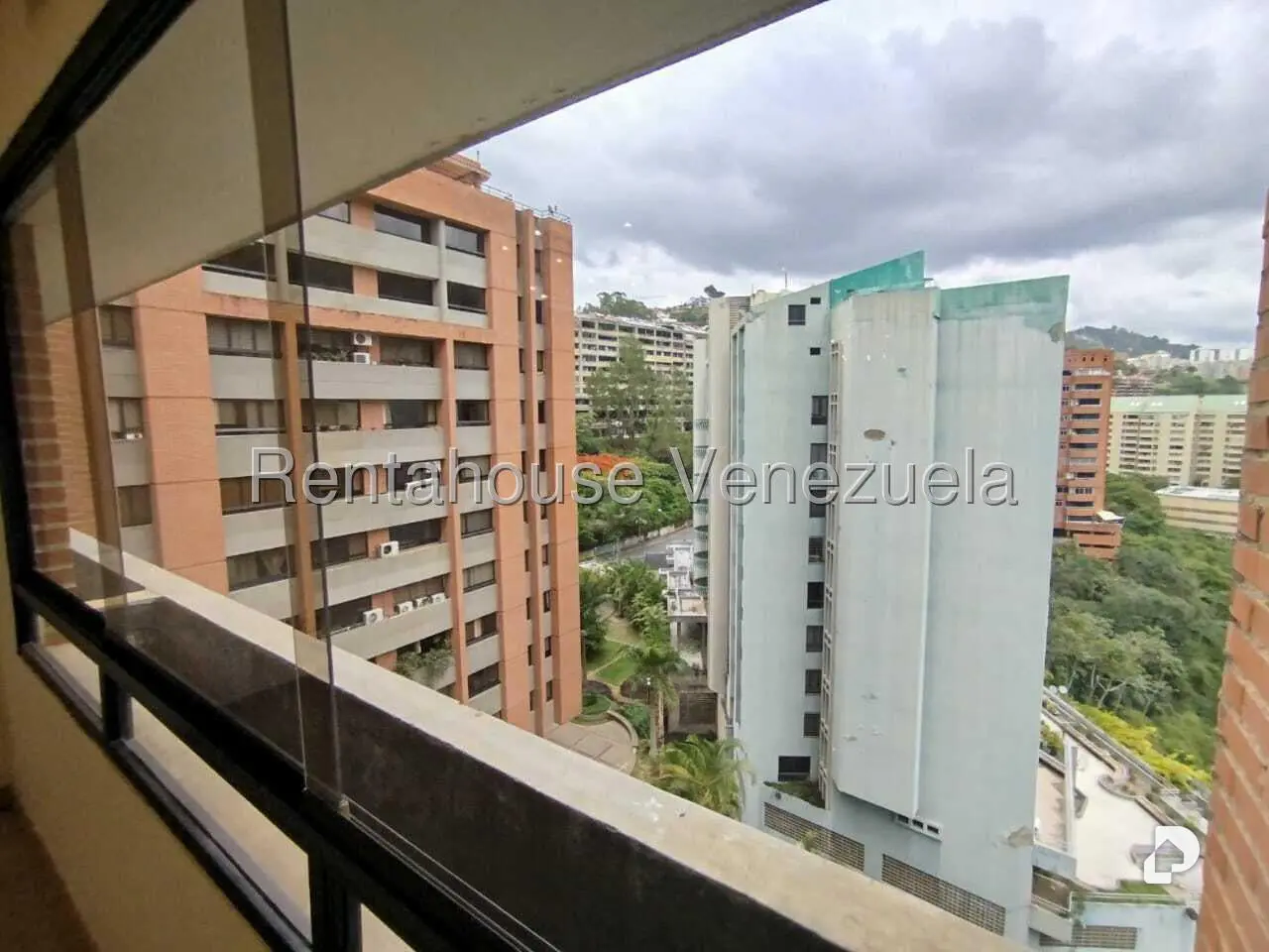 Apartamento en Las Esmeraldas, Caracas – 11