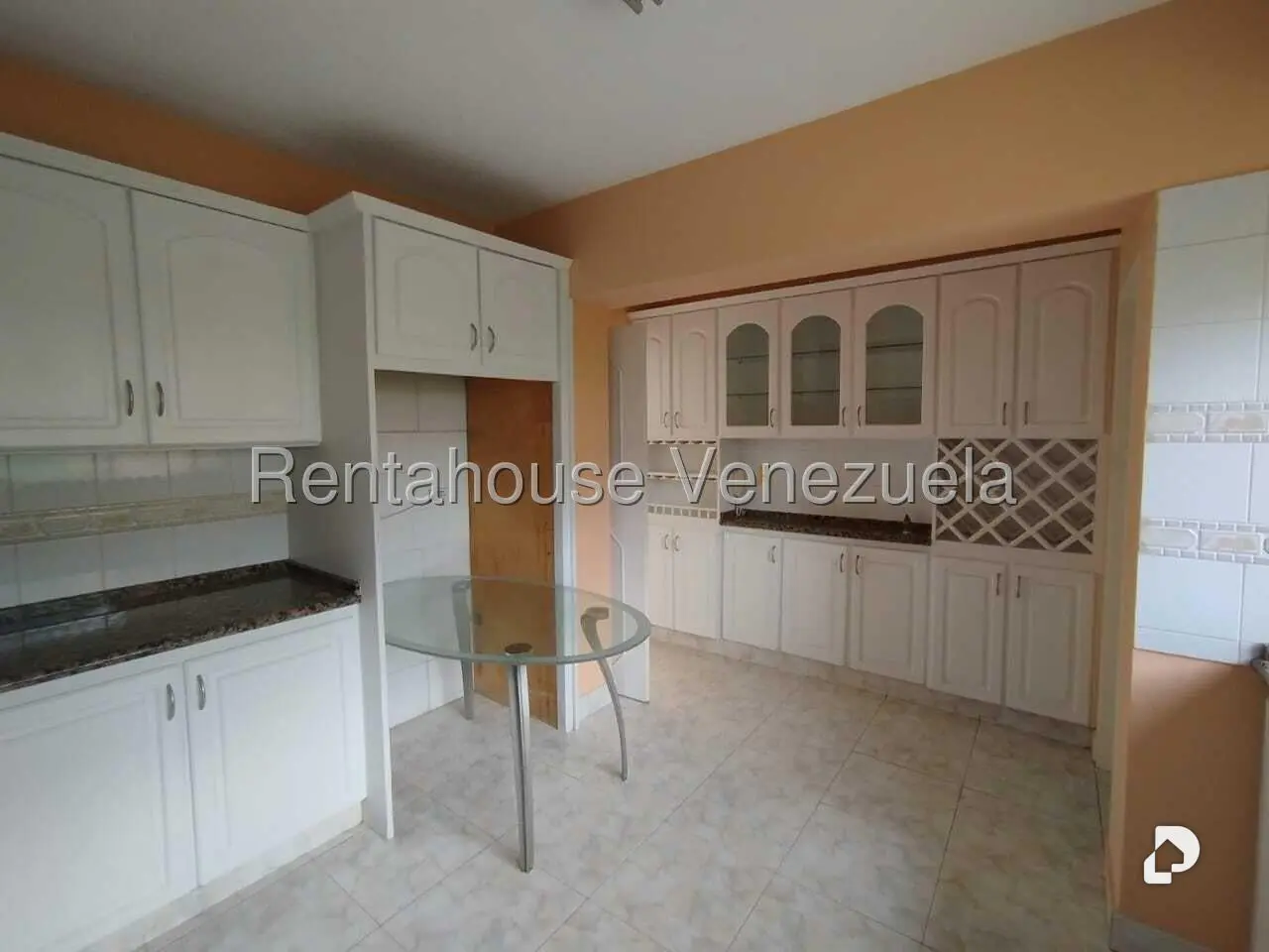 Apartamento en Las Esmeraldas, Caracas – 15