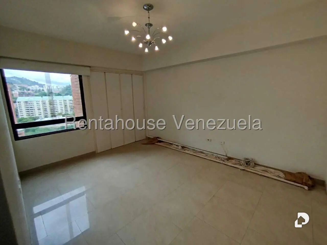 Apartamento en Las Esmeraldas, Caracas – 19