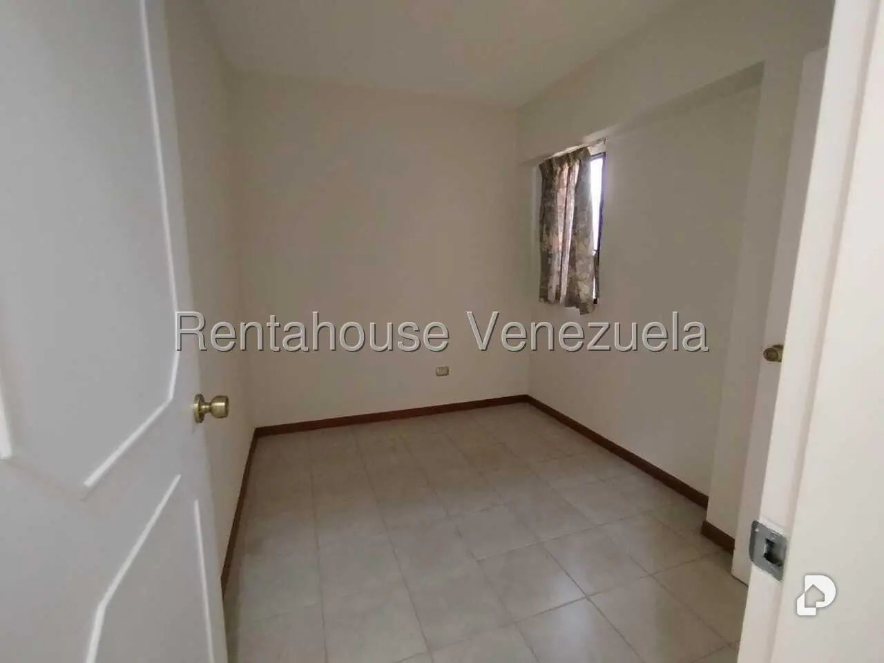 Apartamento en Las Esmeraldas, Caracas – 16