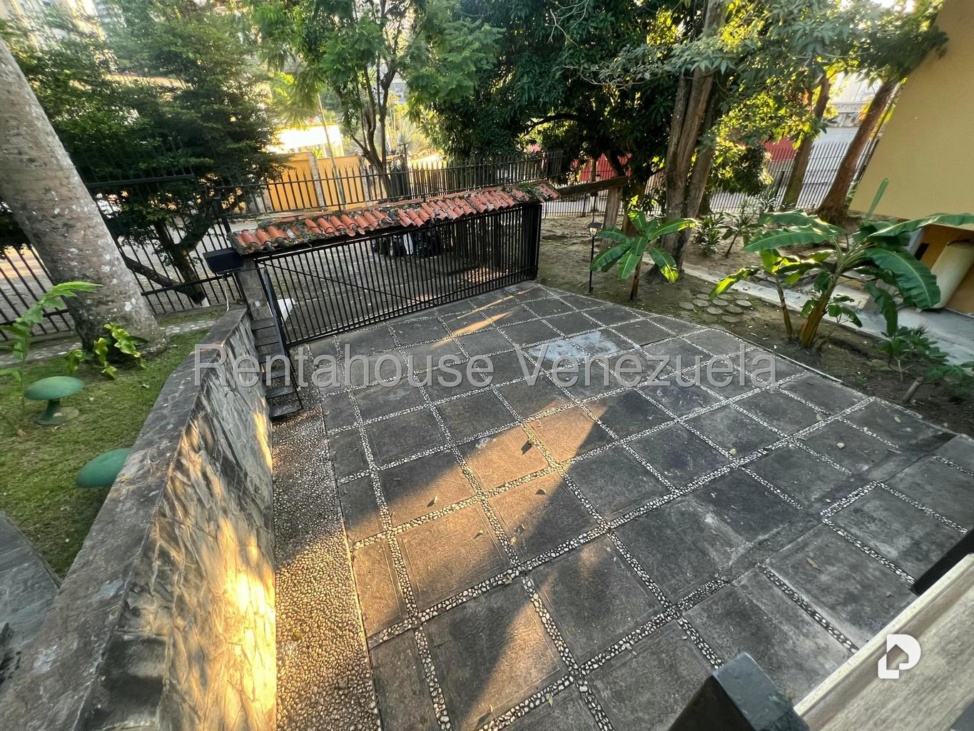 House in Los Geranios, Caracas – 22