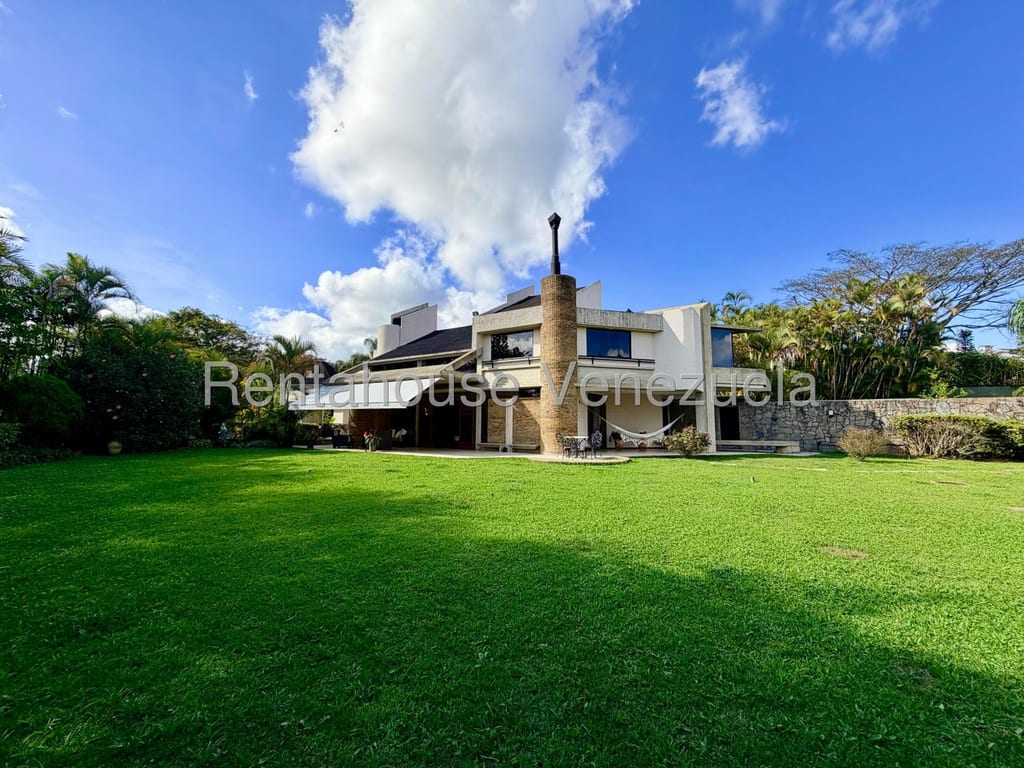 House in La Lagunita Country Club, Caracas - 1